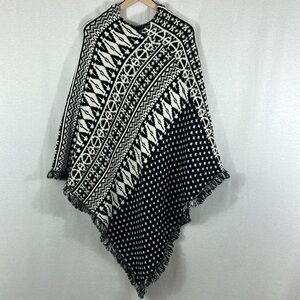 GioGio Wool Alpaca Blend Pullover Poncho Sweater Nordic Fringe NWT Size L/XL